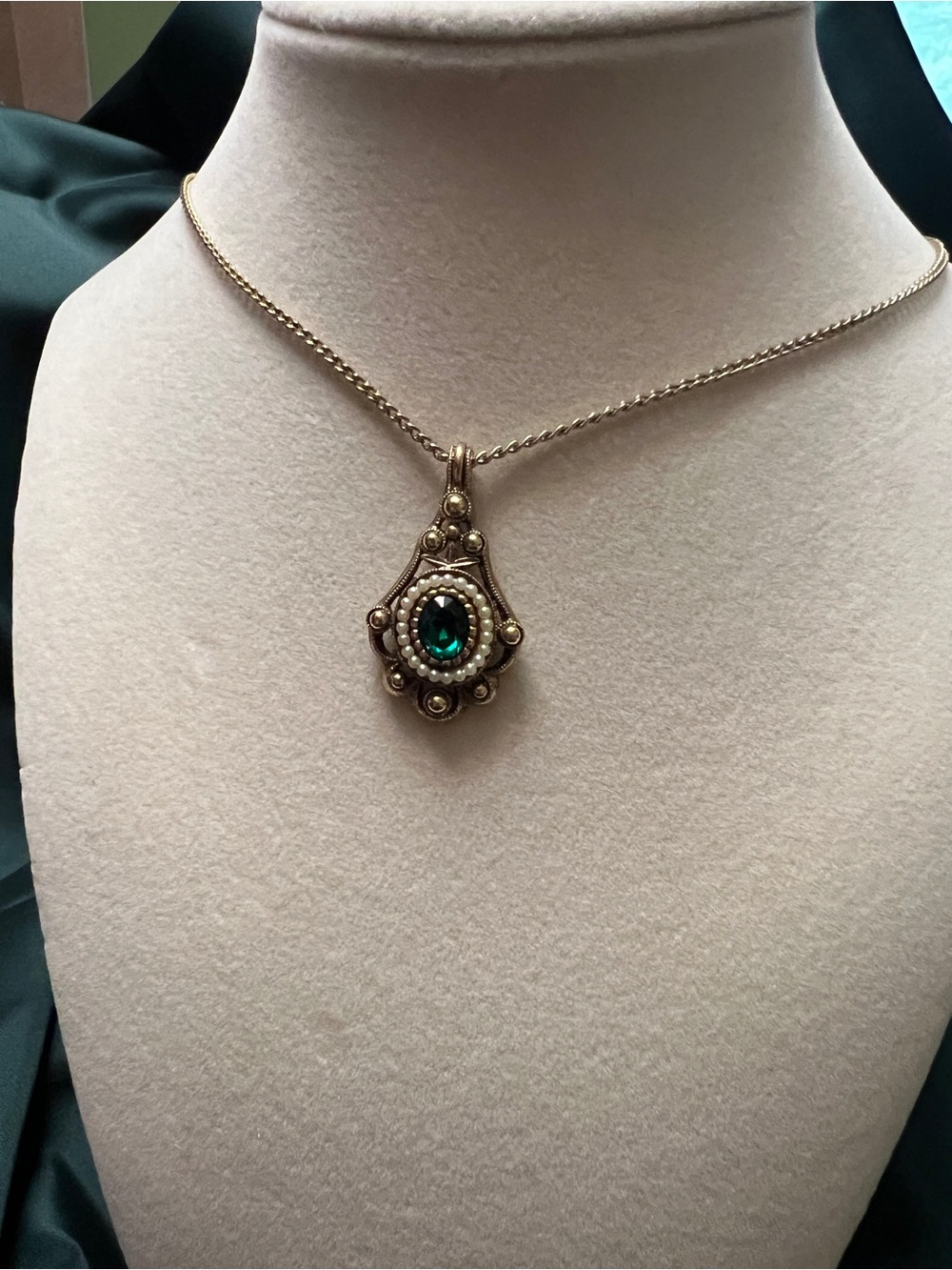 Vintage Avon Versailles Gold-Tone Necklace with Emerald Green Stone